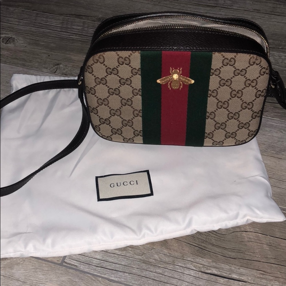 Gucci bee crossbody bag - like new